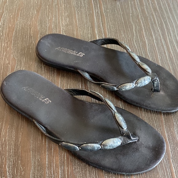 Aerosoles ladies, flat sandals in size 7 - Picture 4 of 8